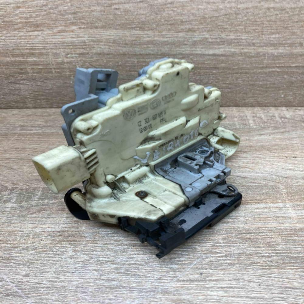 3C1837015A   Front door lock Volkswagen PASSAT B6