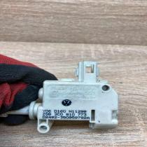 3C0810773   Fuel tank cap lock motor Volkswagen PASSAT B6