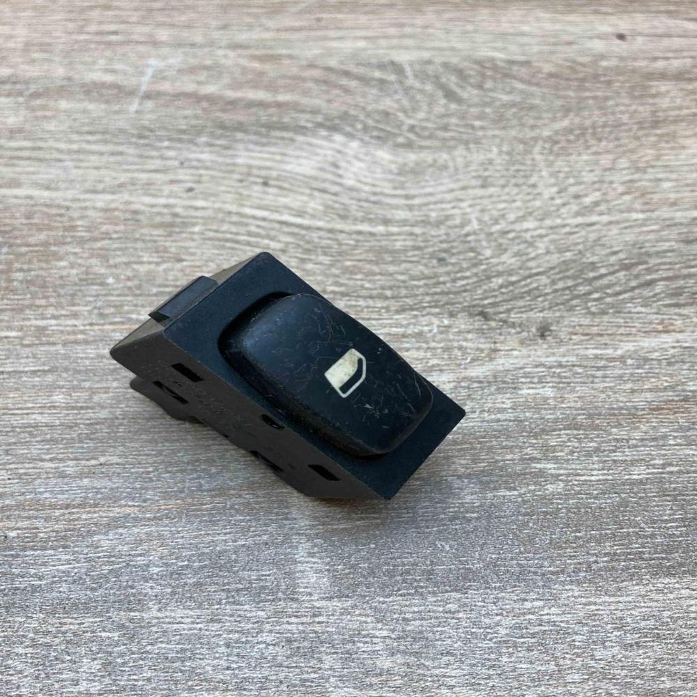 96360166XT   Electric window control switch Peugeot 307