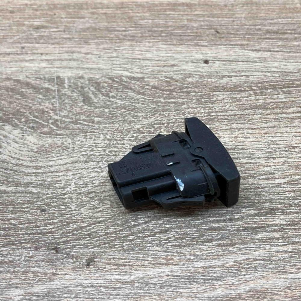 1S7T 14529 AB   Electric window control switch Ford Mondeo Mk III