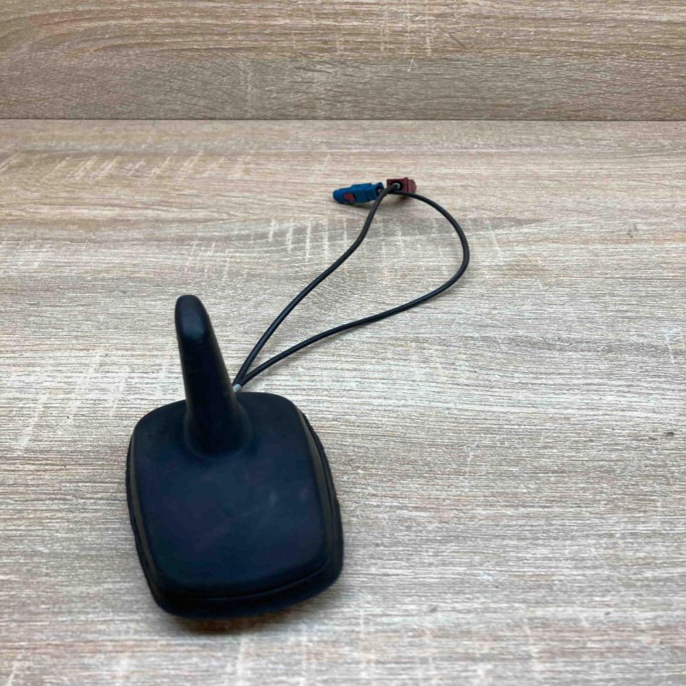 1K0035507F   Aerial GPS antenna Volkswagen PASSAT B6