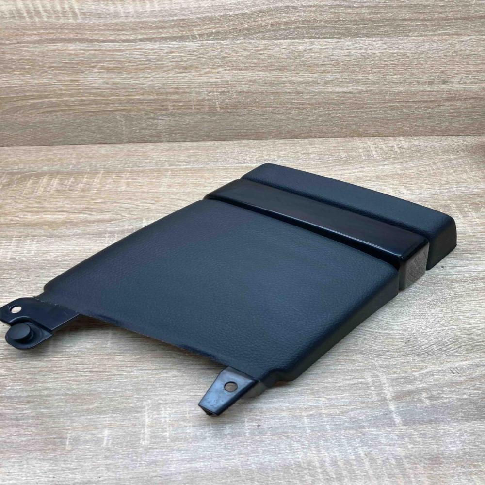 1751601 3685256 RH (B) pillar trim (bottom) BMW 5 GT F07