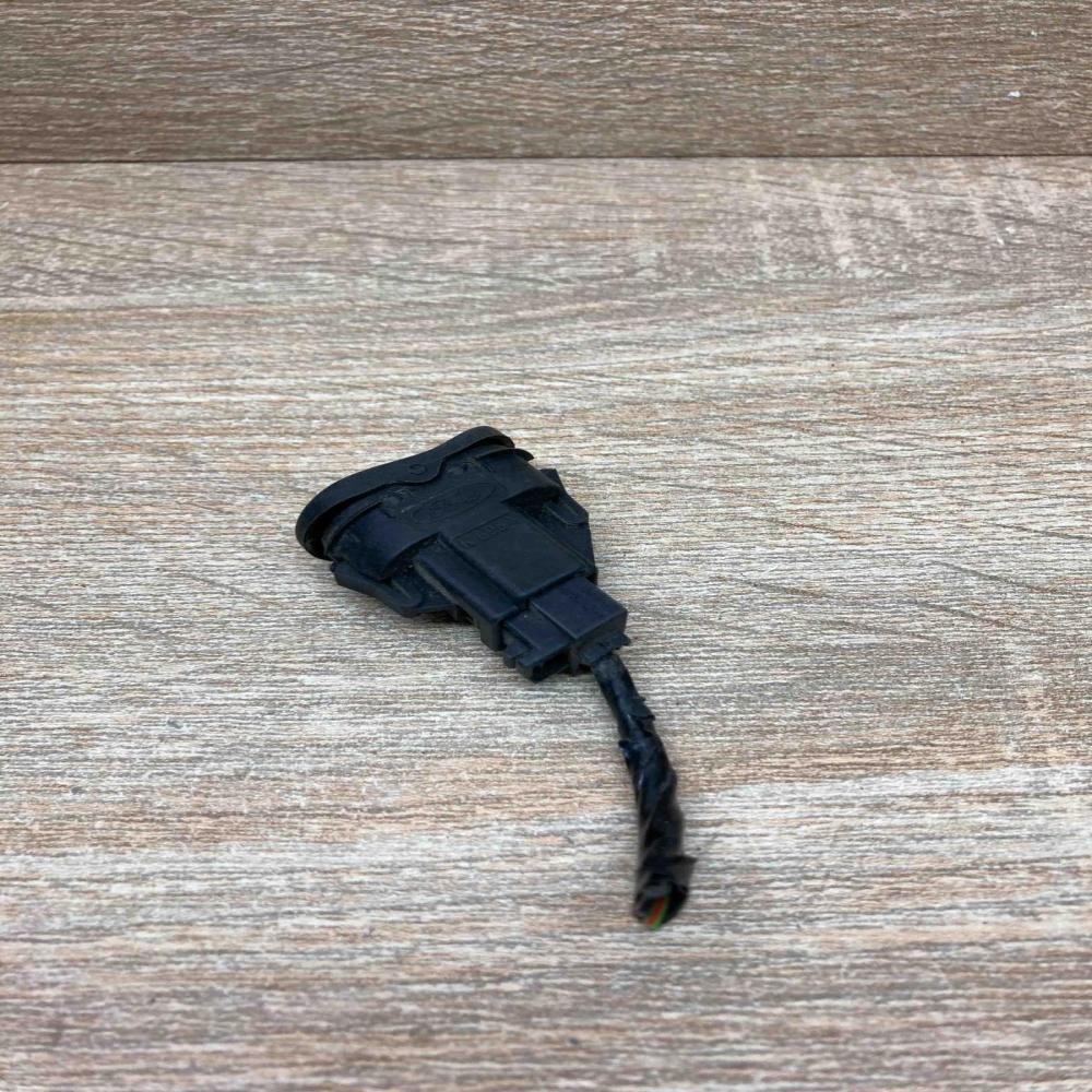 98AB 14529 DC  With Plug Plug wire Ford Focus