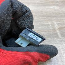 6921846   Tailgate opening switch BMW 5 E60 E61