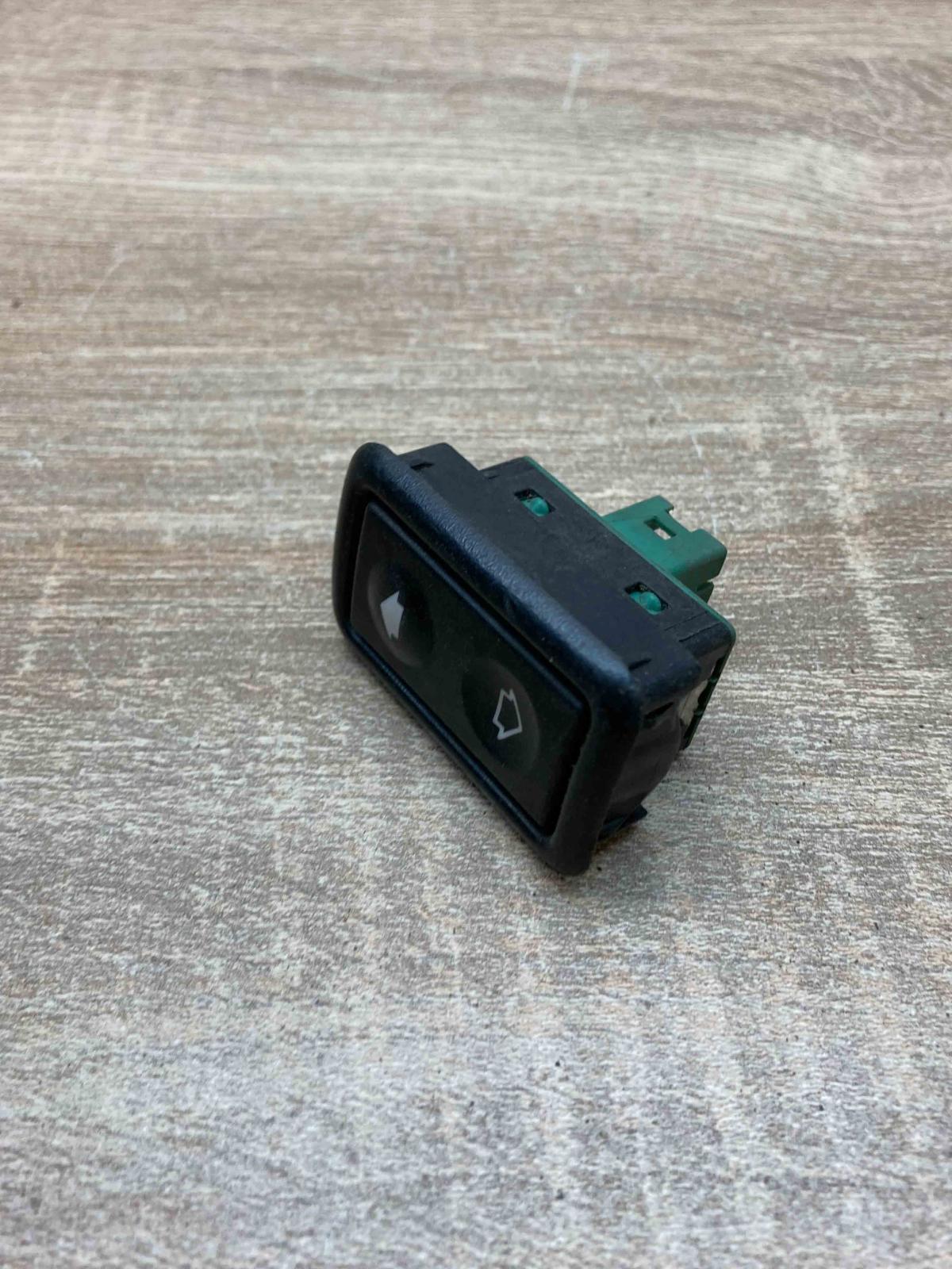 8365300 1387997  Electric window control switch BMW 3 E36