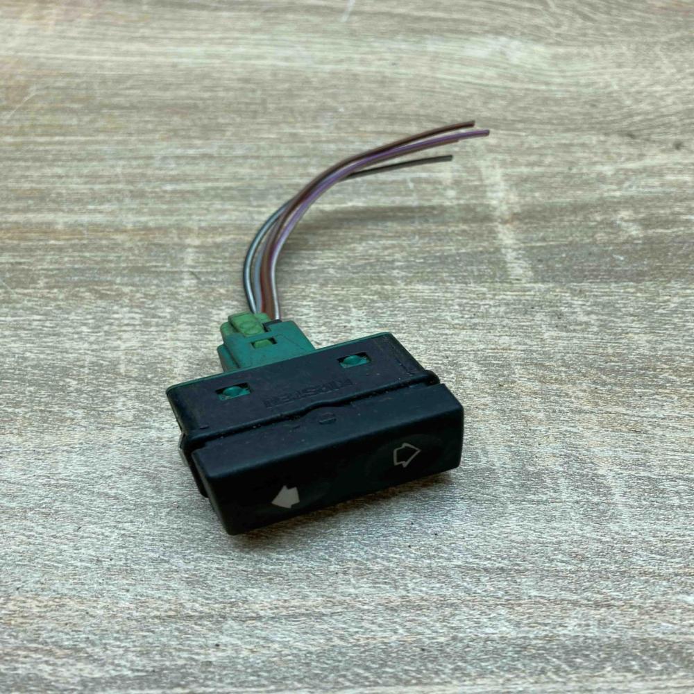8365300  With Plug Electric window control switch BMW 3 E36
