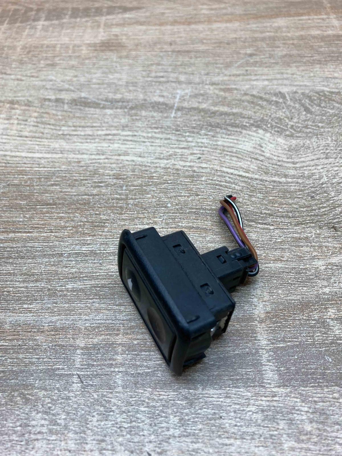 1387387  With Plug Electric window control switch BMW 3 E36