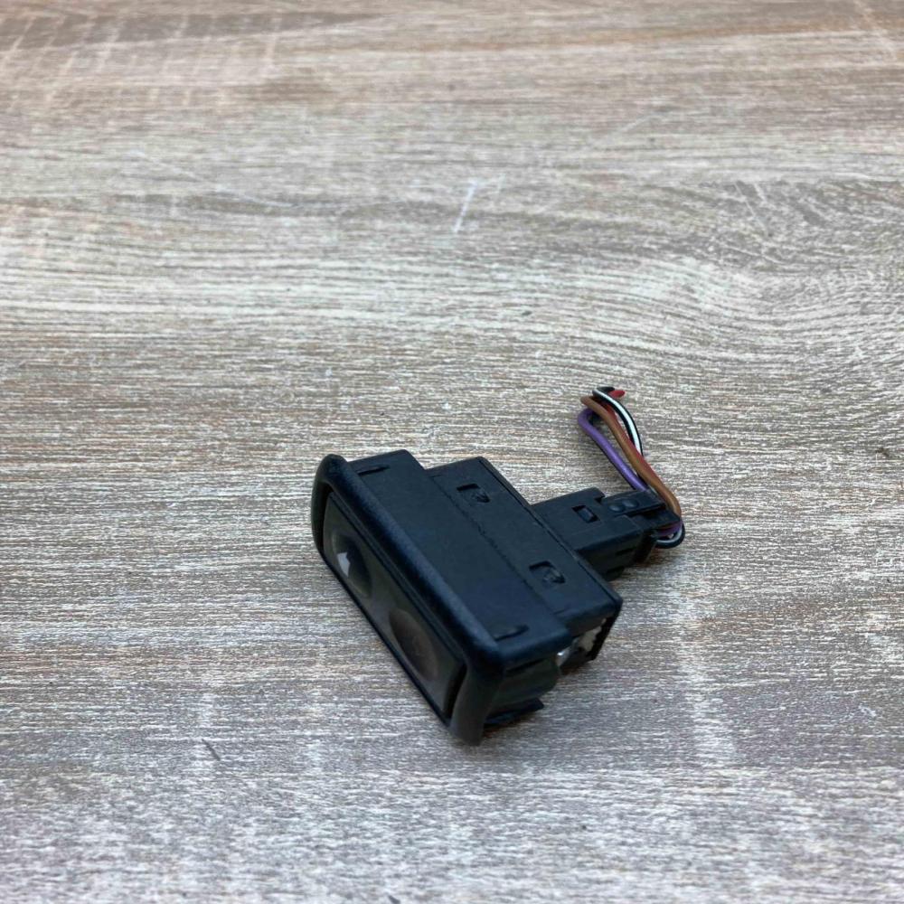 1387387  With Plug Electric window control switch BMW 3 E36