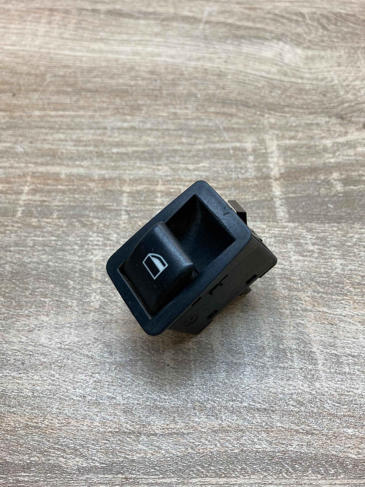 6902174   Electric window control switch BMW 3 E46