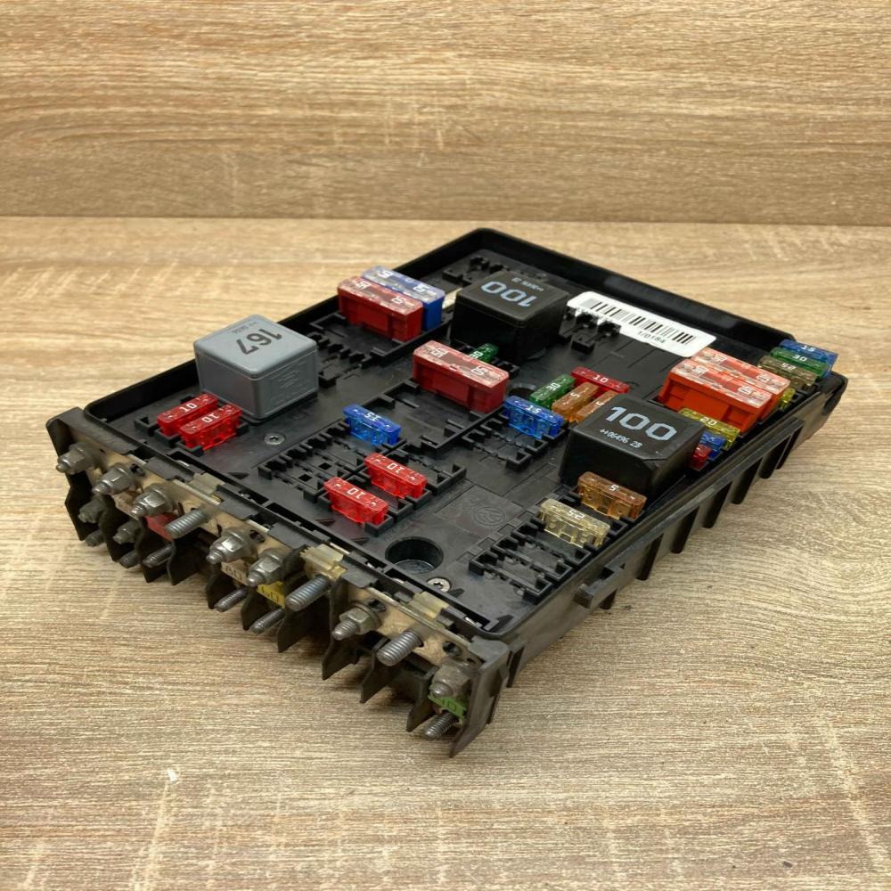 1K0937124Q 1718009  Fuse module Volkswagen PASSAT B6