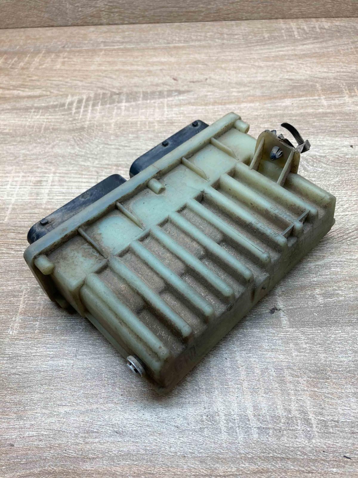 09131732 252619  Coolant fan relay Opel Astra G