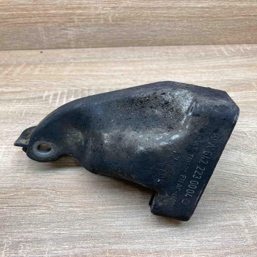 A6422230004   Engine mounting bracket Mercedes-Benz E W211