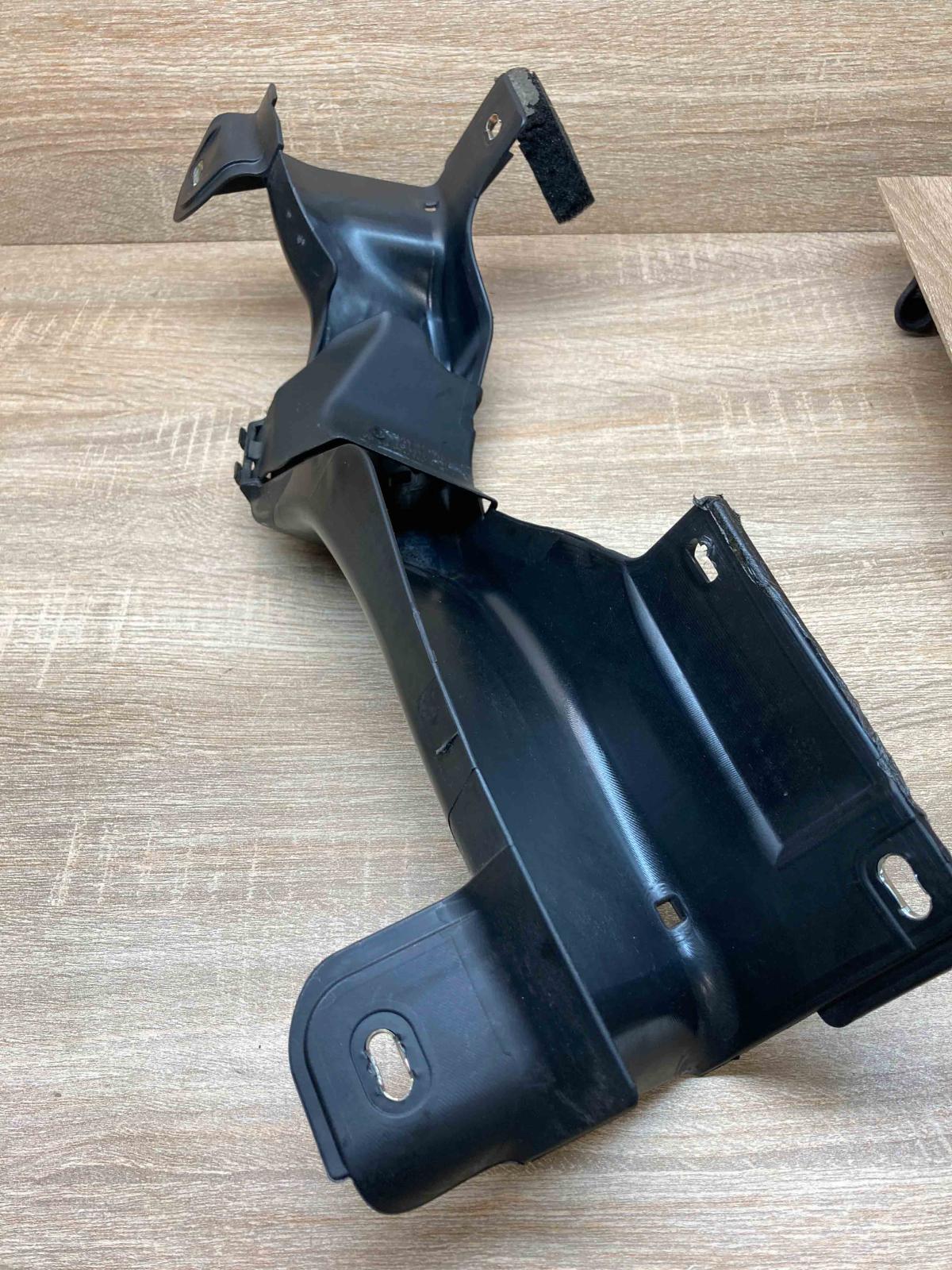 A2115460280 A2115460280  Cabin air duct channel Mercedes-Benz E W211