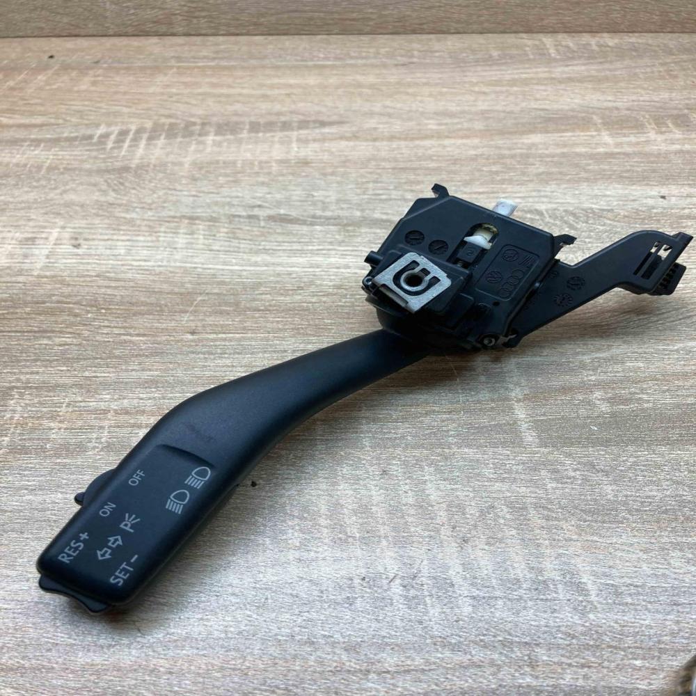 1K0953513A   Indicator stalk Skoda Octavia Mk2 (1Z)