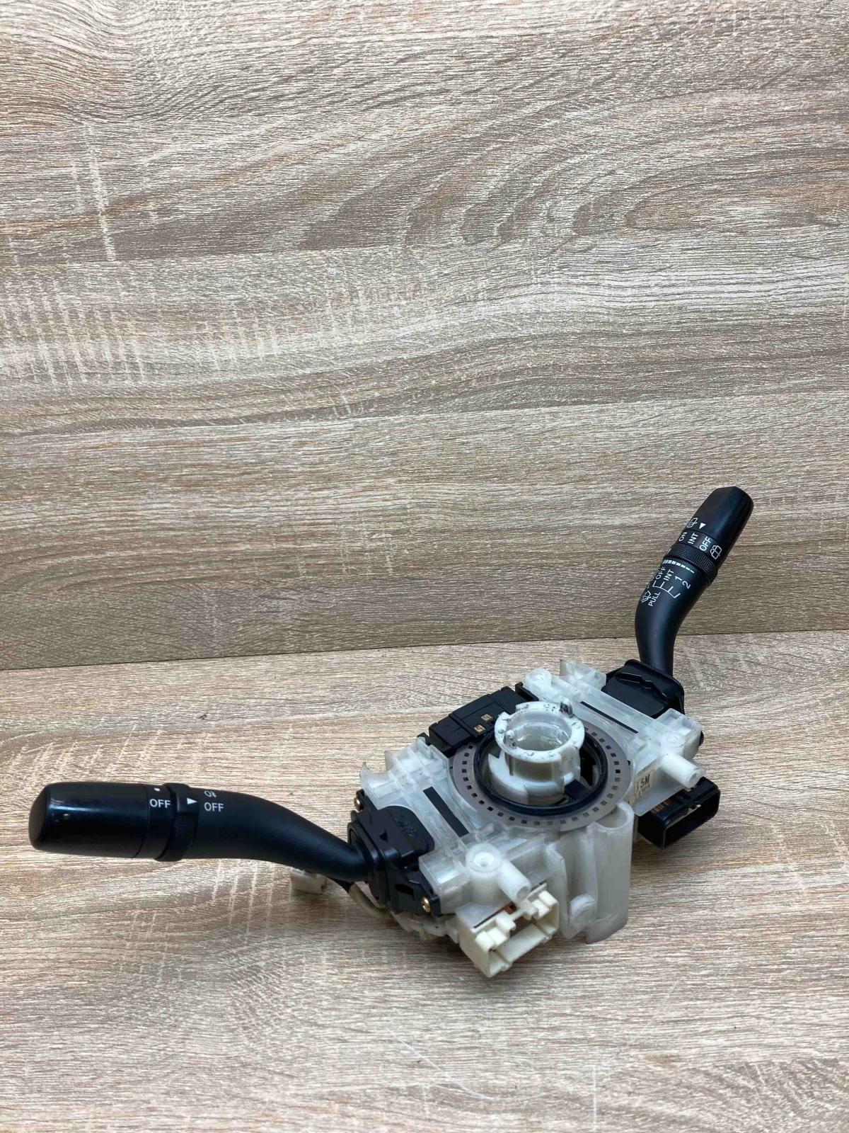 17D318 17A089A GJ5M Wiper turn signal indicator stalk/switch Mazda 6