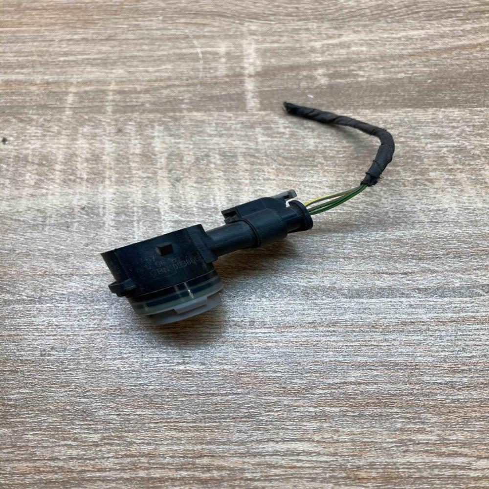 5Q0919275B 4F0973703 With Plug Parking PDC sensor Audi A4 S4 B9