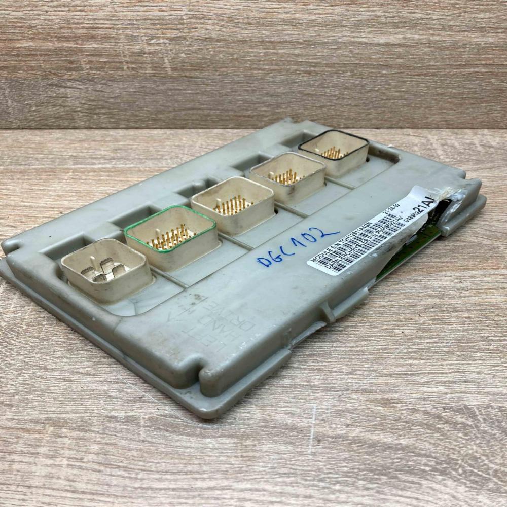 04686921AL   Comfort/convenience module Chrysler Voyager