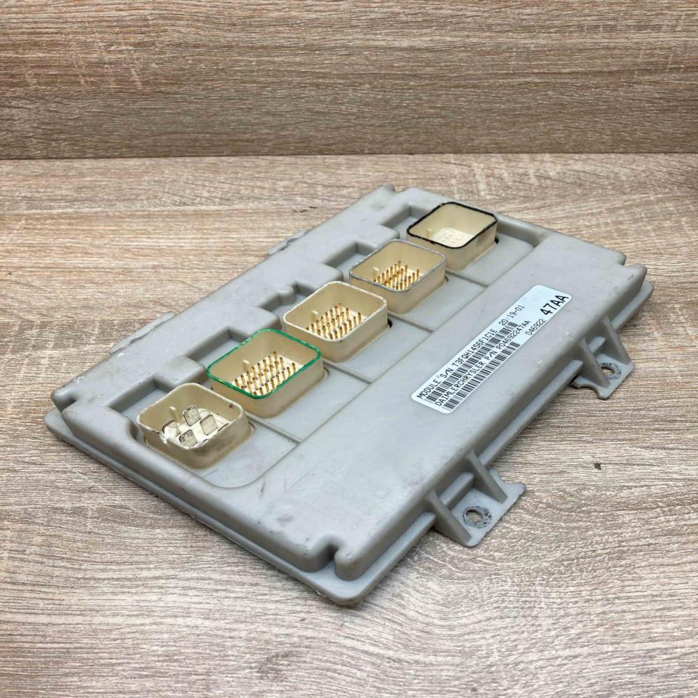 04692247AA   Comfort/convenience module Chrysler Voyager