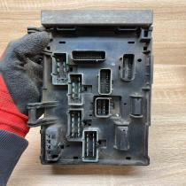 04869000AJ 04869200AN  Fuse module Chrysler Voyager