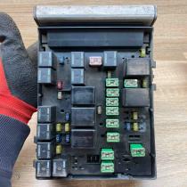 04869000AJ 04869200AN  Fuse module Chrysler Voyager