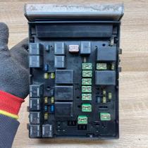 04869201AN 04869000AI  Fuse module Dodge Grand Caravan