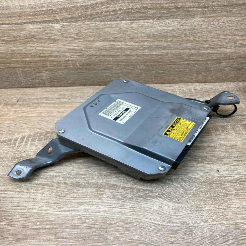89540 47090   ABS control unit/module Toyota Land Cruiser (HDJ90)