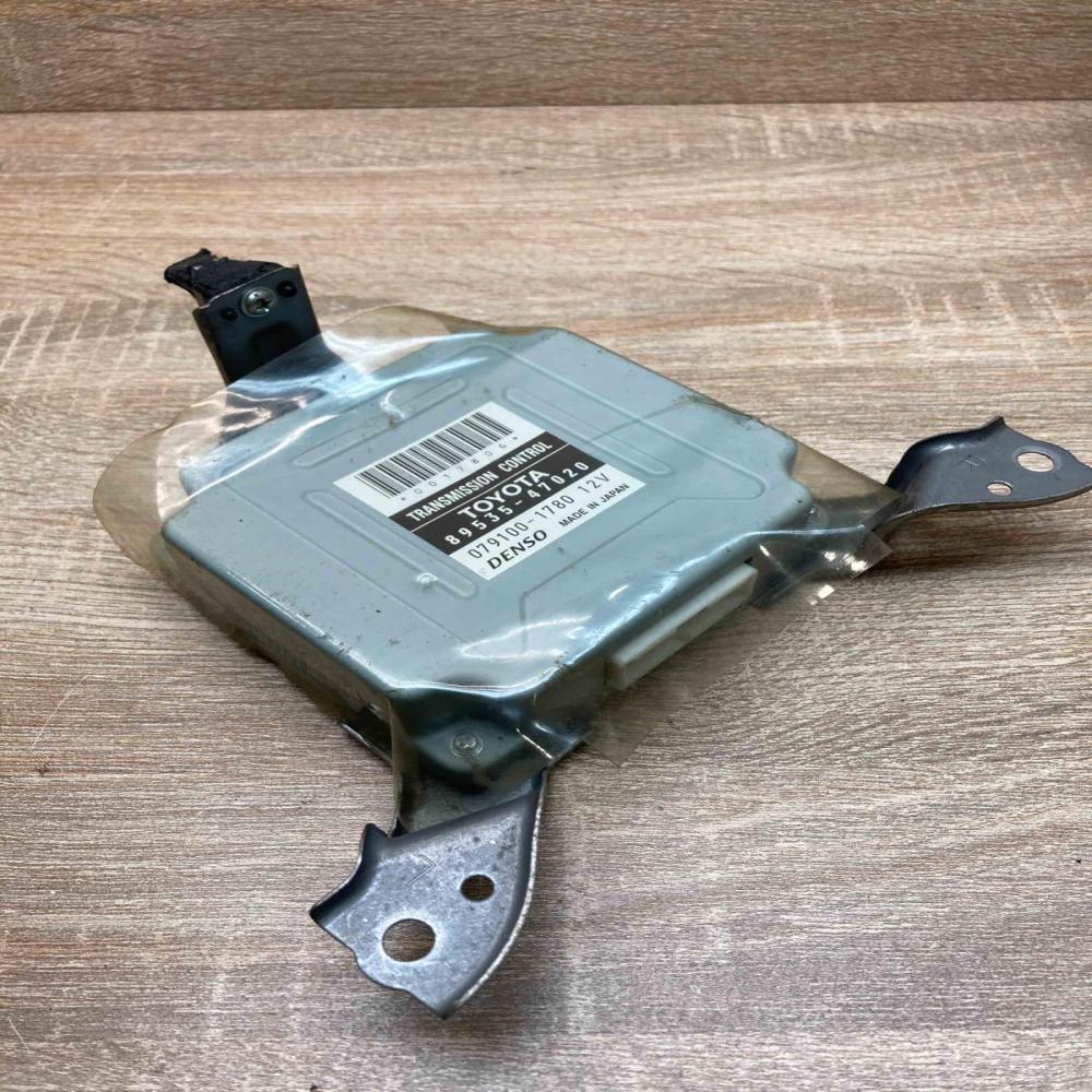 89535 47020 Main  Gearbox control unit/module Toyota Prius (XW20)