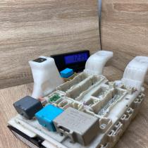 40817 0343 4J13 0158  Fuse module Toyota Prius (XW20)