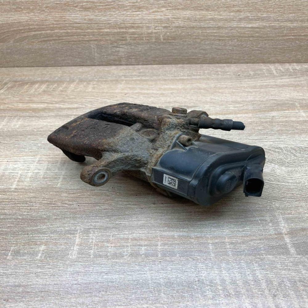 32332267 22496224 RH Rear brake caliper Volkswagen PASSAT B7