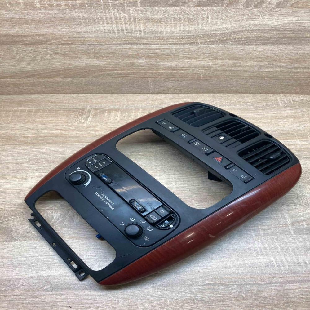 05127379AA 05142870AA  Climate control/heater control trim Chrysler Voyager