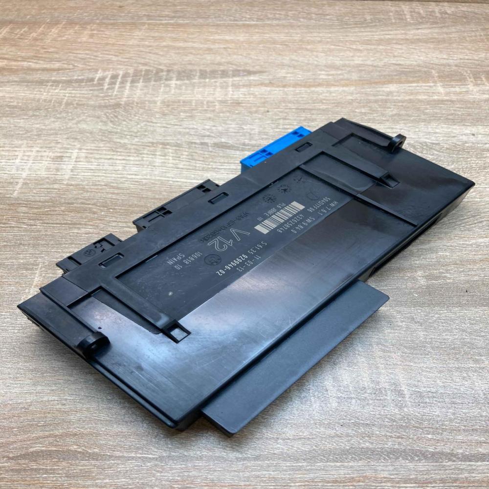 9299946 106818 10  Comfort/convenience module BMW 5 GT F07