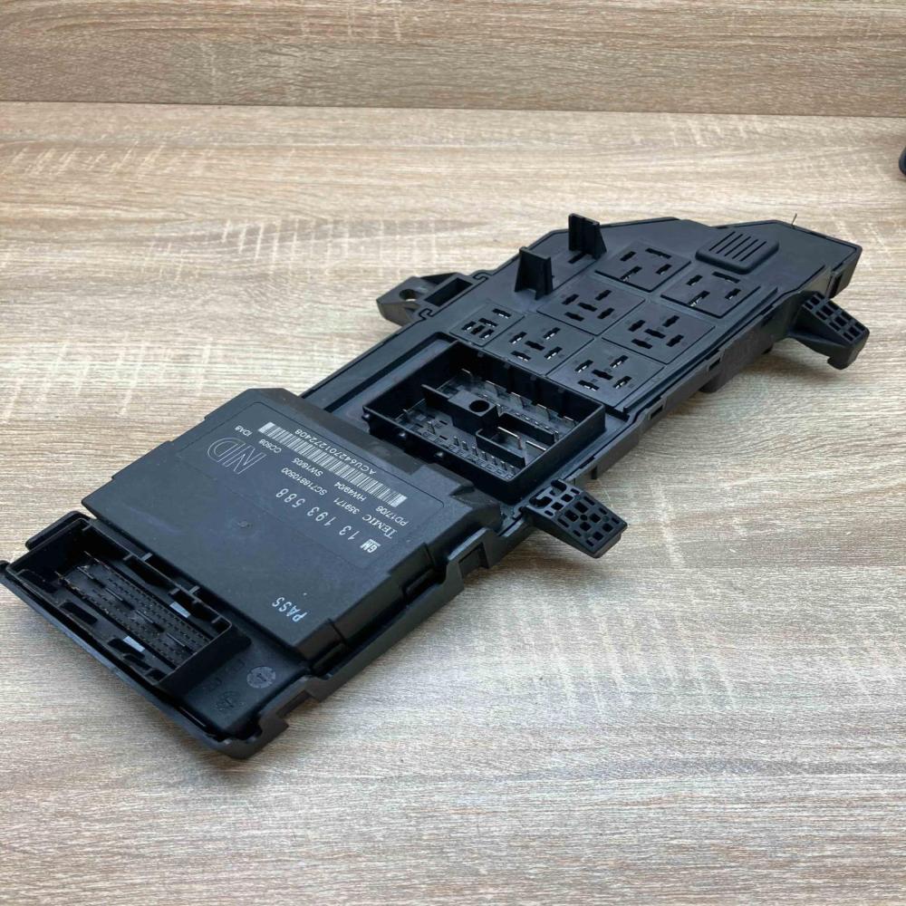 13193588 13223679 ND Comfort/convenience module Opel Vectra C