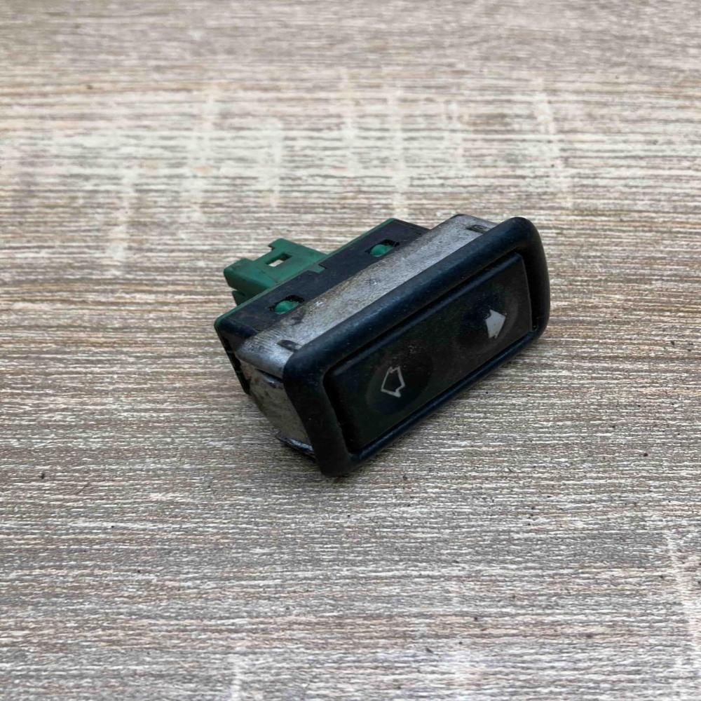 8365300 15599806  Electric window control switch BMW 3 E36