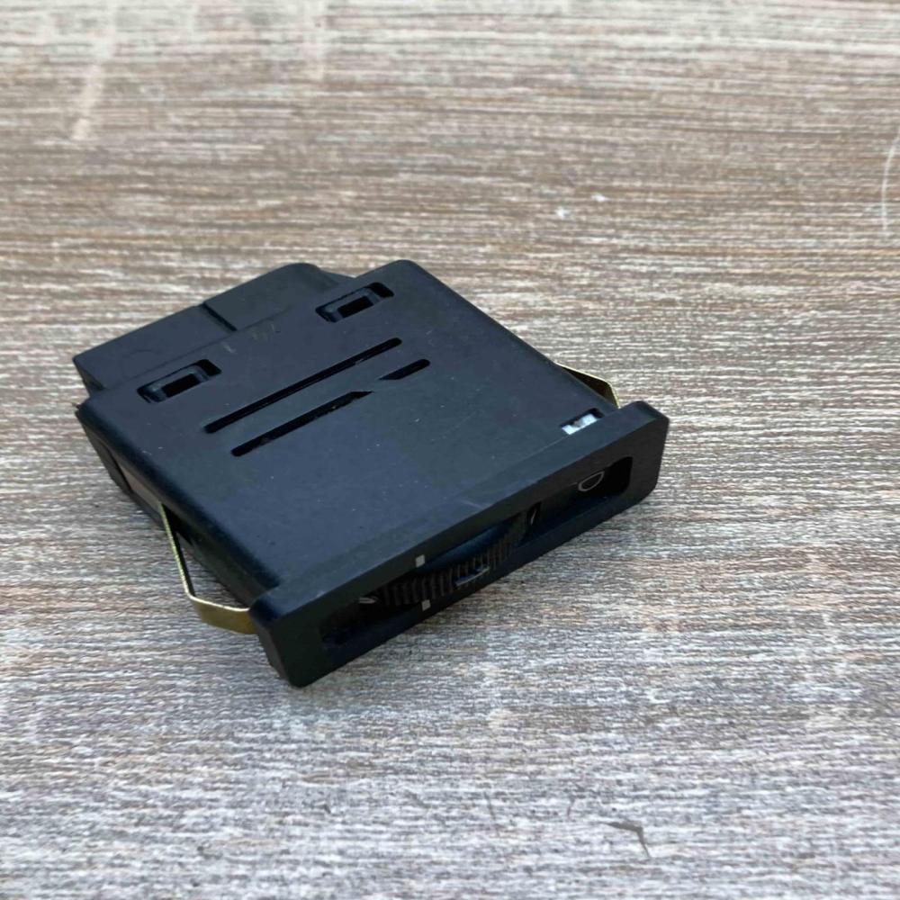 1387072 04000230  Headlight level height control switch BMW 3 E36