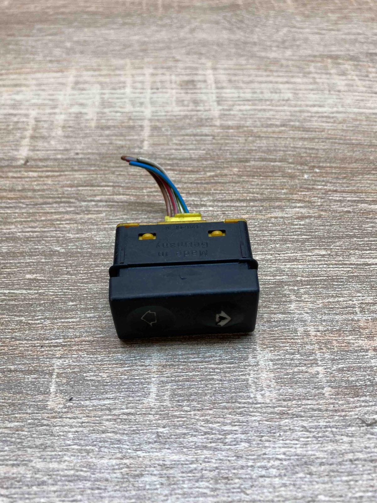 8368941  With Plug Electric window control switch BMW 3 E36