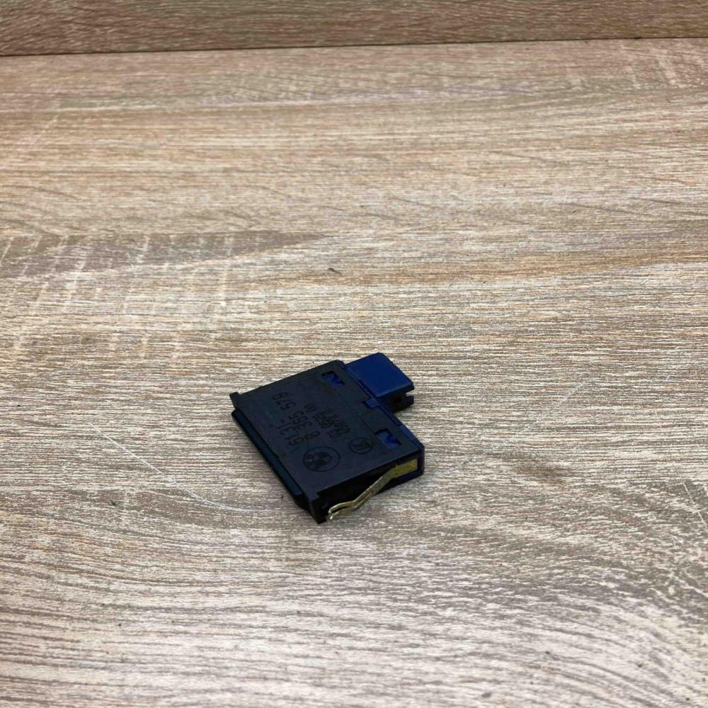 8365579 03052500  Tailgate opening switch BMW 5 E39