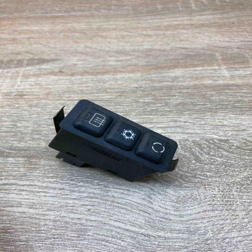 8360453 03051100  Windscreen/window heater switch BMW 3 E36