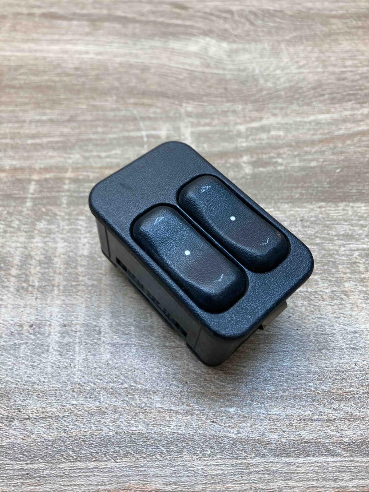 90561088 13363201  Electric window control switch Opel Astra G