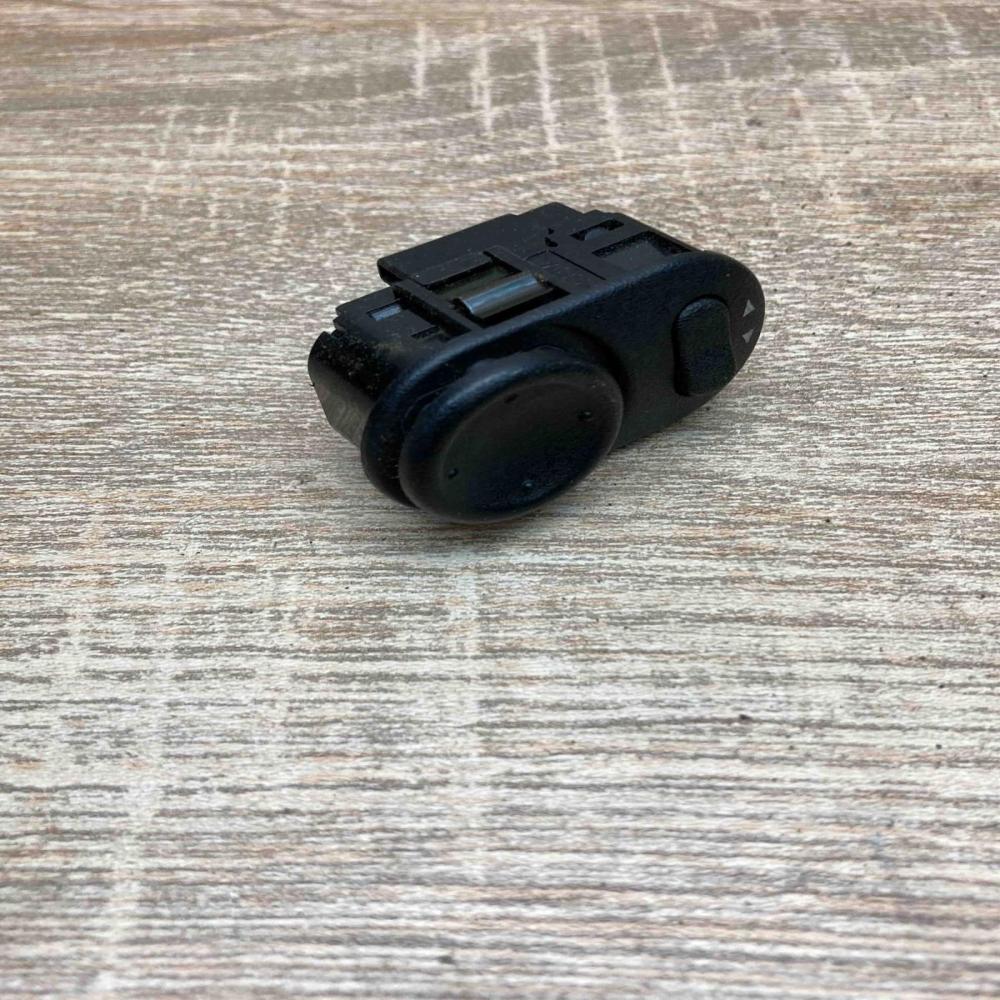 09226861   Wing mirror switch Opel Zafira A