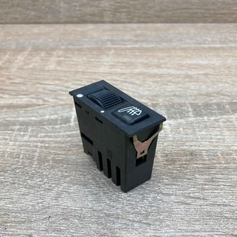 8352259 03055000  Seat heating switch BMW 5 E39