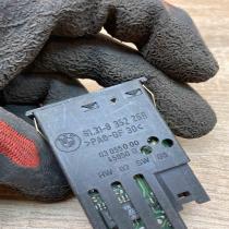 8352259 03055000  Seat heating switch BMW 5 E39