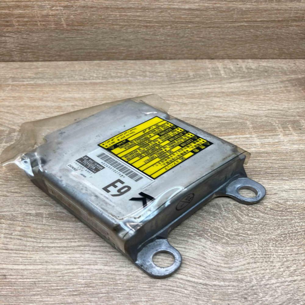 89170 47390  E9 Airbag control unit/module Toyota Prius (XW20)