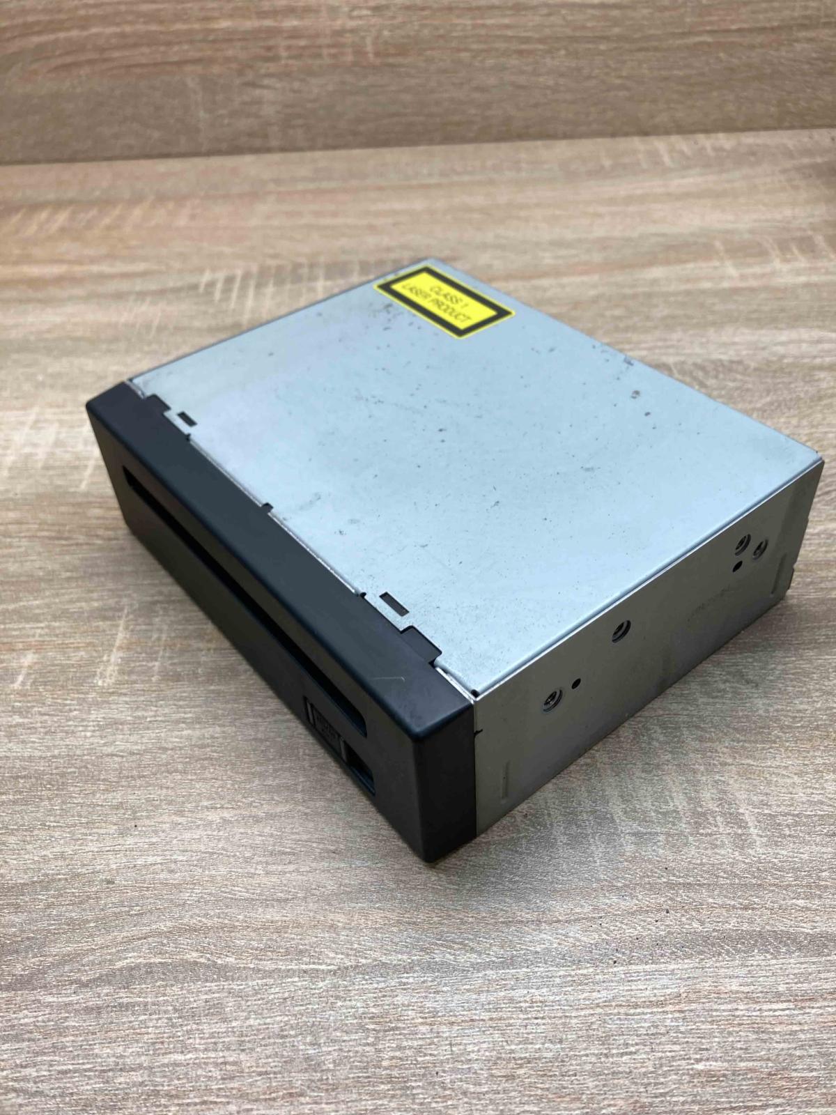 86841 47050   GPS navigation control unit/module Toyota Prius (XW20)