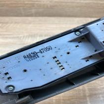 84820 47050 515254  Electric window control switch Toyota Prius (XW20)
