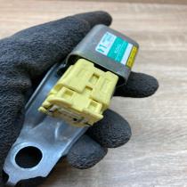 89834 47020 187900 0921  Airbag deployment crash/impact sensor Toyota Prius (XW2
