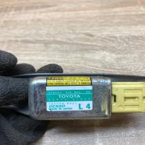 89834 47020 187900 0921  Airbag deployment crash/impact sensor Toyota Prius (XW2