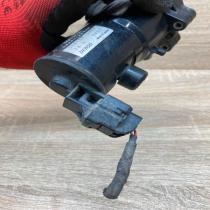 064100 0951  With Plug Windscreen/windshield washer pump Toyota Prius (XW20)