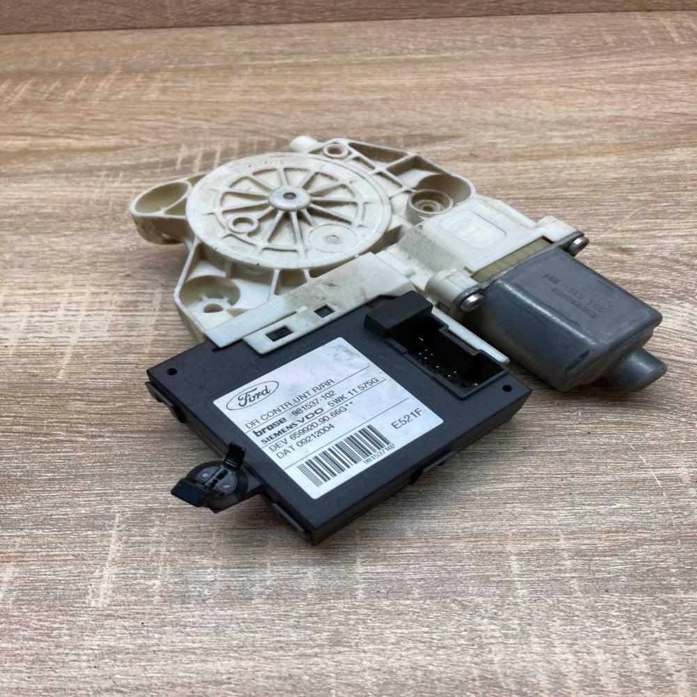981537 102 5WK11575G  Rear door window regulator motor Ford Focus