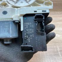 1137328127 994421 103  Front door window regulator motor Peugeot 407
