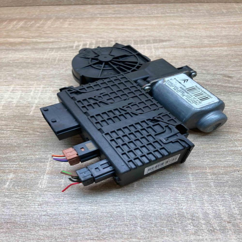 9682495580  With Plug Front door window regulator motor Citroen C4 Grand Picasso